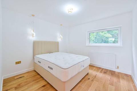 2 bedroom maisonette to rent, Fir Trees Close, Rotherhithe, London, SE16