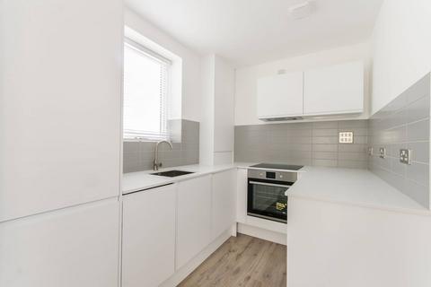2 bedroom flat to rent, Kew Bridge Court, Kew Bridge, London, W4