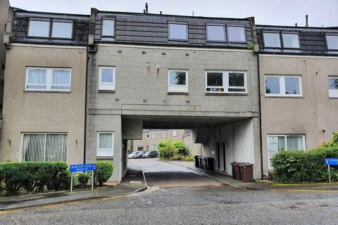 2 bedroom flat to rent, Craigton Court, Mannofield, Aberdeen, AB15