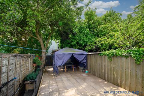 5 bedroom terraced house for sale, Albert Road, London NW4