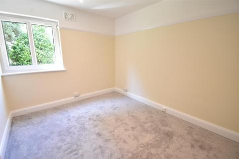 2 bedroom apartment to rent, South Bank, Surbiton
