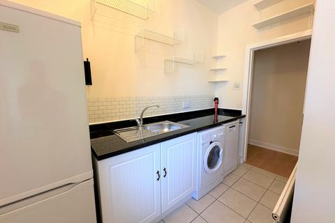 2 bedroom flat to rent, Eden Street, Dundee, DD4