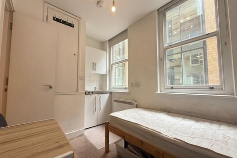 Studio to rent, Printers Inn Court, Cursitor Street, Farringdon, London, EC4A