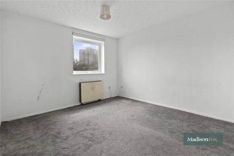 1 bedroom apartment to rent, Gurney Close, Barking IG11