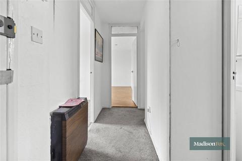 1 bedroom apartment to rent, Gurney Close, Barking IG11