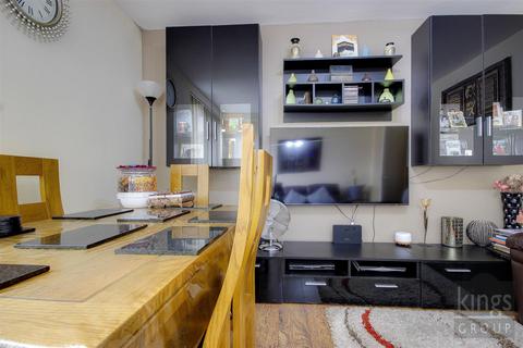 1 bedroom flat for sale, Hoe Street, London