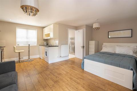 5 bedroom detached house to rent, Thrupp Lane, Radley