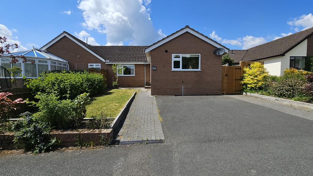 Lawley Close, Church Stretton SY6 2 bed bungalow - £335,000