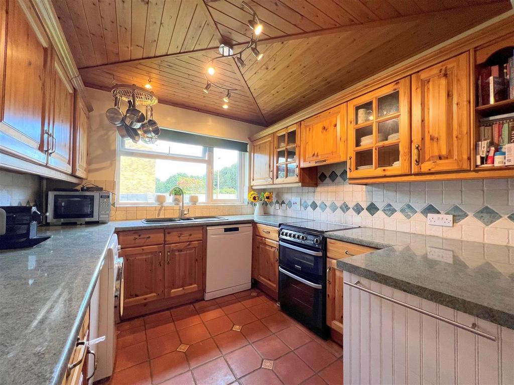 Kitchen-001.jpg