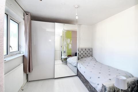 10 Fallowfield, Stevenage, SG2 9PJ