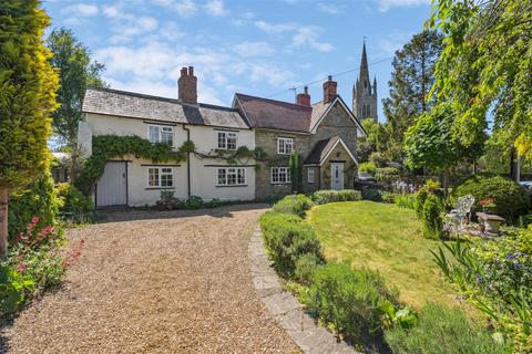 4 bedroom cottage for sale, Market Square, Hanslope, Milton Keynes