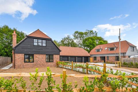 4 bedroom detached house for sale, Westergate Street, Woodgate, Chichester, PO19