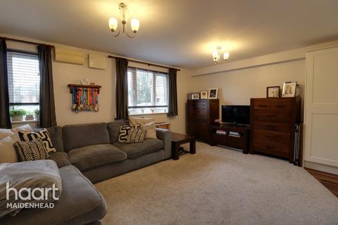 1 bedroom flat for sale, Tyndale Mews, SLOUGH