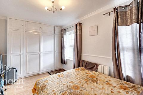 3 bedroom terraced house for sale, Arborfield Close, SLOUGH