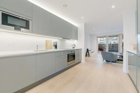 3 bedroom flat to rent, Trafalgar Place, Elephant & Castle, London, SE17