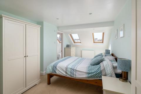 9 Cornfield Road, Reigate, RH2 7HF