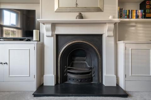 9 Cornfield Road, Reigate, RH2 7HF