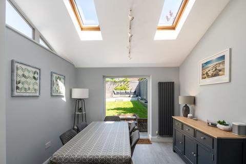 9 Cornfield Road, Reigate, RH2 7HF