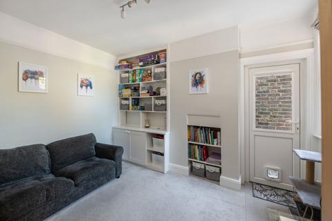 9 Cornfield Road, Reigate, RH2 7HF