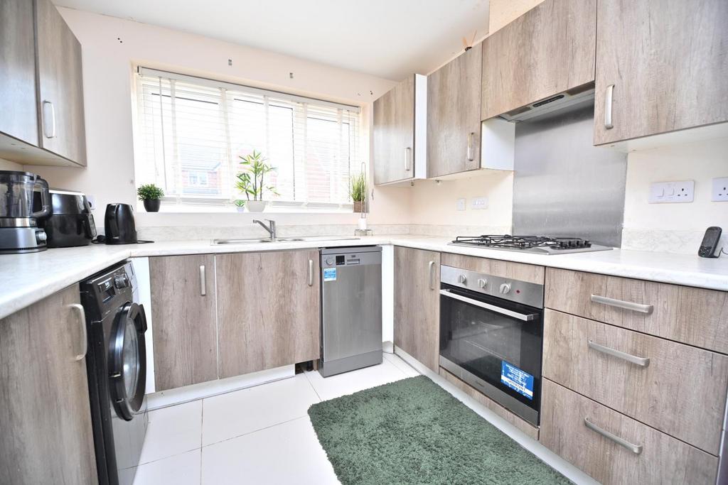 Rowan Tree Road, Oldham, OL8 3 LG - MODERN FAMILY H