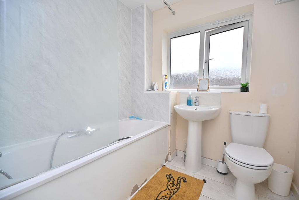 Rowan Tree Road, Oldham, OL8 3 LG - MODERN FAMILY H