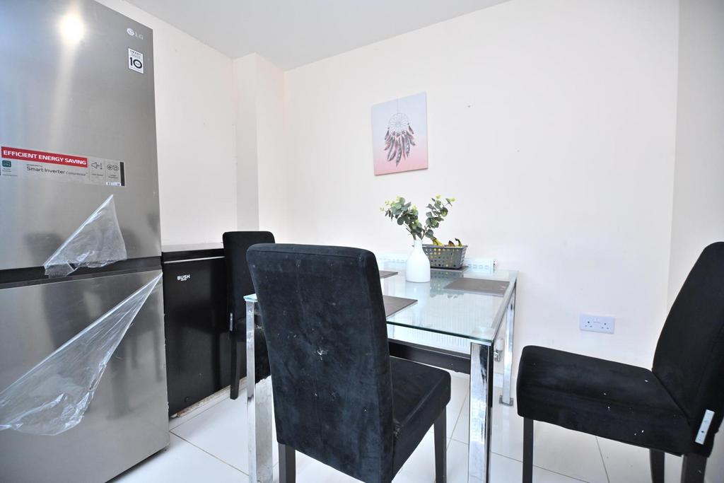 Rowan Tree Road, Oldham, OL8 3 LG - MODERN FAMILY H