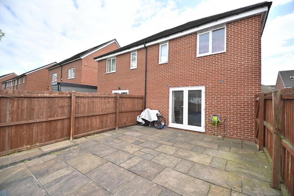Rowan Tree Road, Oldham, OL8 3 LG - MODERN FAMILY H