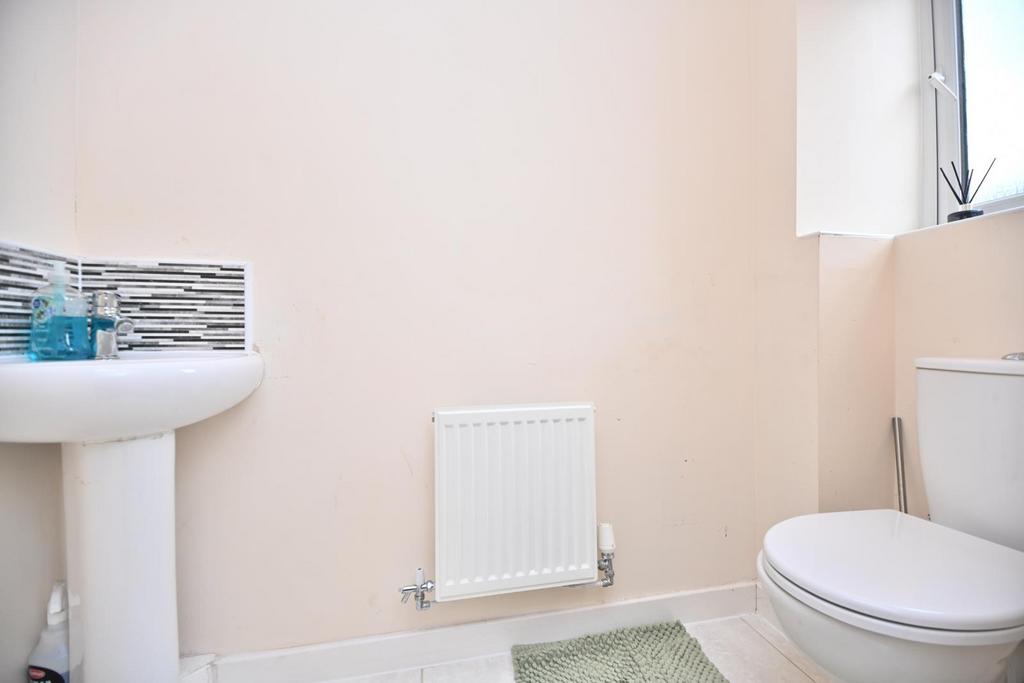 Rowan Tree Road, Oldham, OL8 3 LG - MODERN FAMILY H