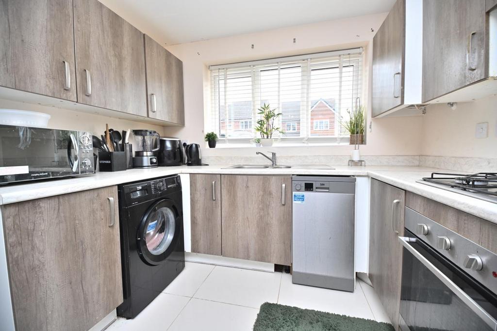 Rowan Tree Road, Oldham, OL8 3 LG - MODERN FAMILY H