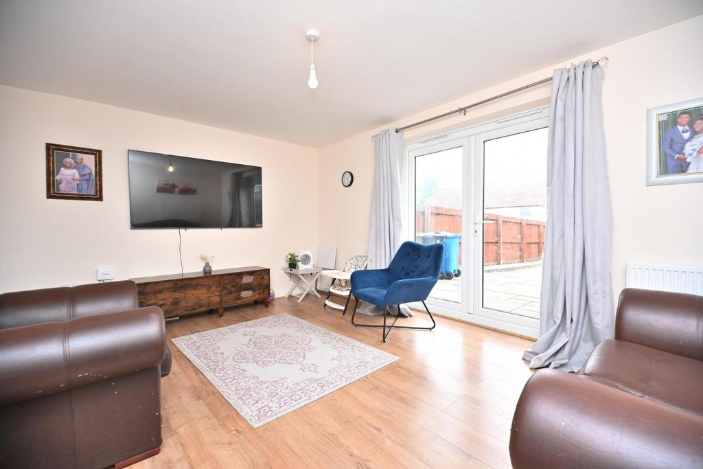 Rowan Tree Road, Oldham, OL8 3 LG - MODERN FAMILY H