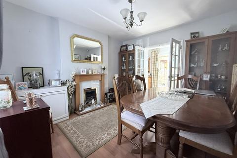 3 bedroom detached house for sale, Devizes Road, Box