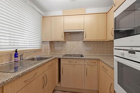 1 bedroom apartment for sale, Sanders Court, Junction Road, Warley, Brentwood, Essex, CM14 5FG