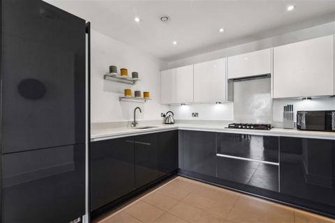 2 bedroom flat for sale, Somerset Road, Teddington TW11