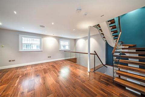 3 bedroom house to rent, Roland Way, London SW7