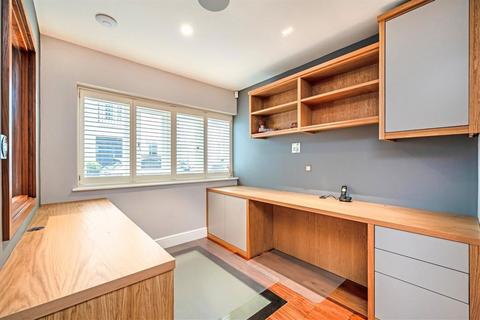 3 bedroom house to rent, Roland Way, London SW7