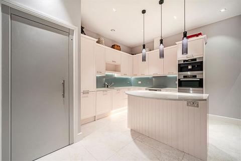 3 bedroom house to rent, Roland Way, London SW7