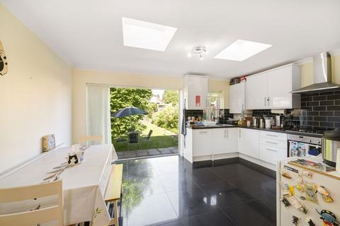 19 Lynmouth Gardens, Perivale, Greenford, UB6 7HR