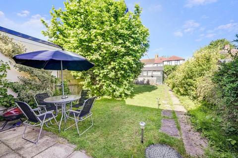 19 Lynmouth Gardens, Perivale, Greenford, UB6 7HR