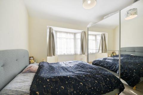 19 Lynmouth Gardens, Perivale, Greenford, UB6 7HR