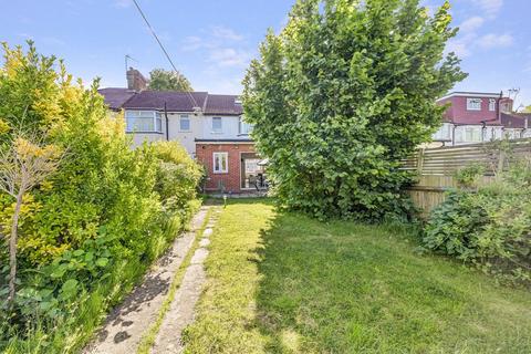 19 Lynmouth Gardens, Perivale, Greenford, UB6 7HR