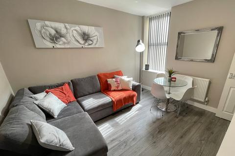 1 bedroom in a house share to rent, Empress Road, L7 8SF,
