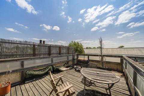2 bedroom flat for sale, Sternhold Avenue, London SW2
