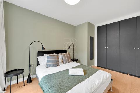 3 bedroom flat to rent, Derny Avenue, E20