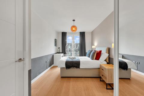 3 bedroom flat to rent, Derny Avenue, E20