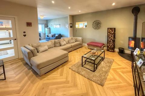 91 Bwlch Road, Neath, SA11 3RR
