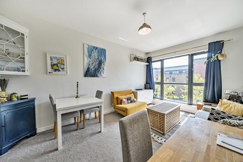 1 bedroom apartment for sale, Longthorpe Court, Invermead Close, London, W6
