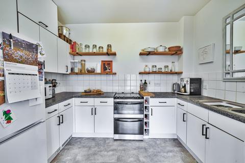 1 bedroom apartment for sale, Longthorpe Court, Invermead Close, London, W6