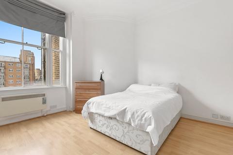 Studio to rent, Harrington Gardens, South Kensington, London