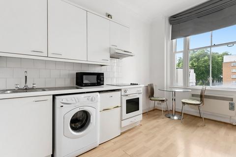 Studio to rent, Harrington Gardens, South Kensington, London