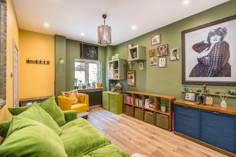 2 bedroom house for sale, Millers Terrace, London E8